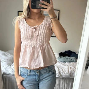 Rosa top - Söt rosa topp som inte kommit till användning! Står ingen storlek men passar som en S 💕 