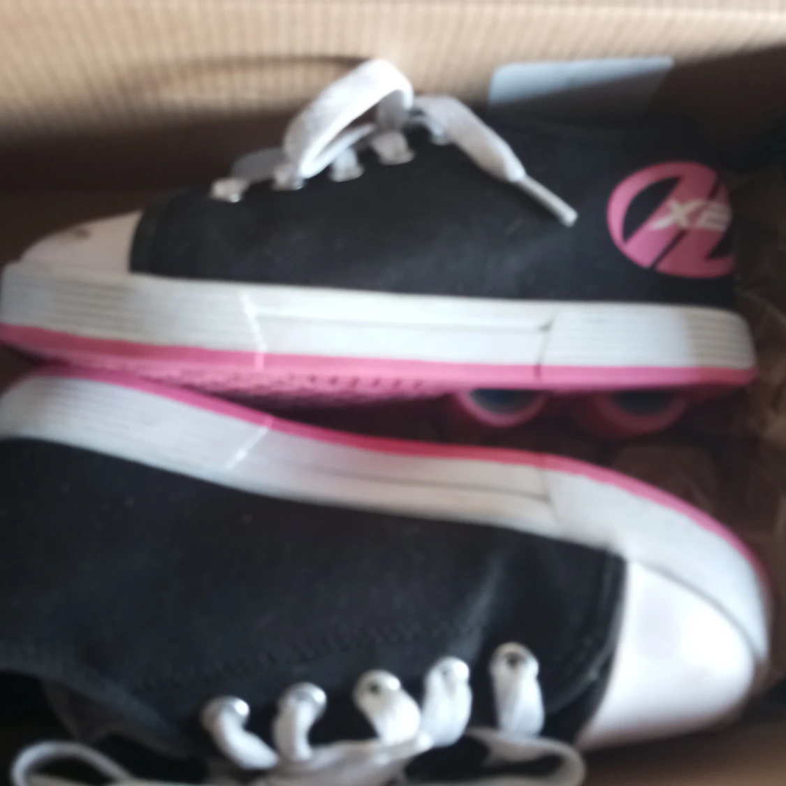 Heelys Fresh X2 i svart och rosa 32