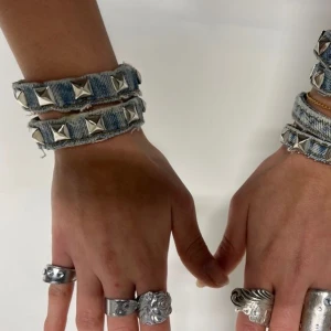 Jeans armband med nitar - Super fin jeans armband med nitar😍😍