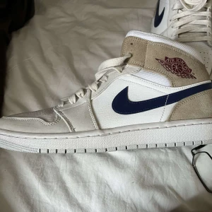 Jordan 1 - Väldigt fina skor som knappt är använda i strlk