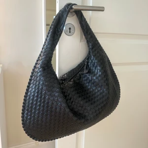 Botega liknande väska - Väska från Designbysi, aldrig använd😍