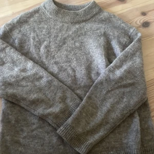 Mohairtröja - Skönaste grå alpacka blend tröjan från hm i jättebra skick, passar xs-m