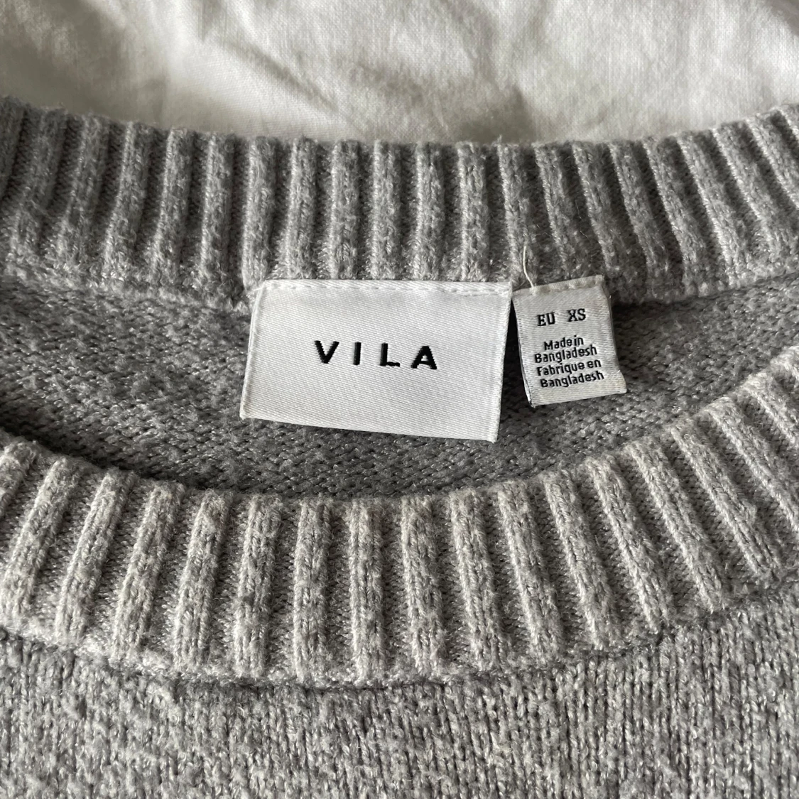 Grå stickad tröja - 92