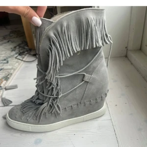 Fransskor - Säljer mina älskade fransskor, men kommer tyvärr inte längre till användning. Hör av dig vid frågor. Passa mig som bär 39/40💕