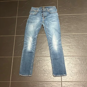 Nudie jeans 30/32 - Nudie jeans 30/32 Slim fit Fint skick 