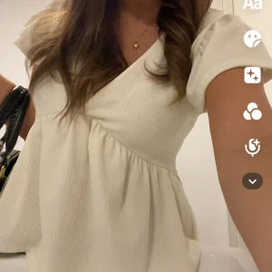 Topp - Superfin topp från Gina, endast använd en gång !🩷storlek Xs men stretchig