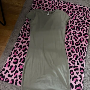 Klänning  - Söt klänning som är bra till vardagen 