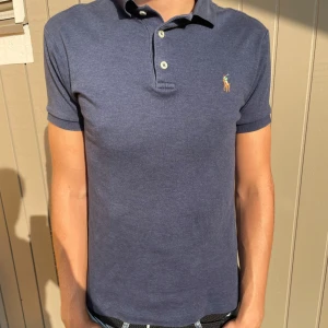 Ralph lauren pike  - Rikigt snygg raffe pike i gott skick 🤩 Storlek: S passar XS  Hör av dig vid minsta 💭💭