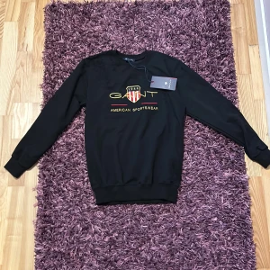 Gant tröja  - Storlek m men har en slim fit passform så jag skulle säga att den passar folk med storlek s, skick 10/10 helt ny aldrig bärts.