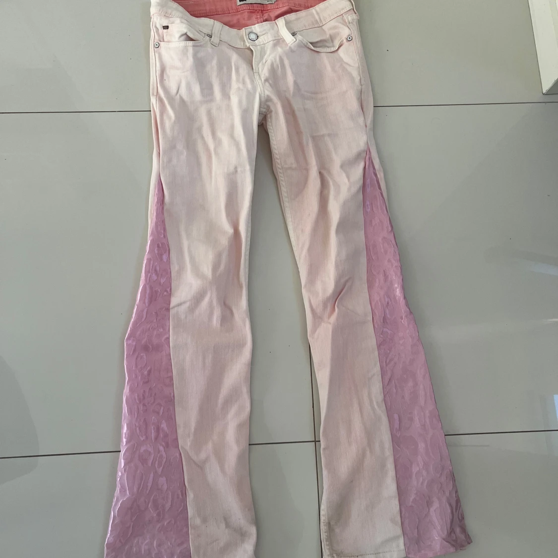 Rosa leopard jeans