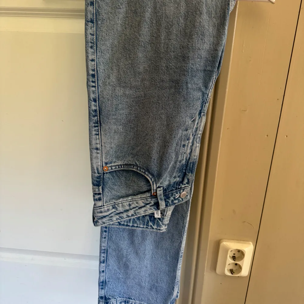 Modellen Rowe i längd 34🥰 fint skick . Jeans & Byxor.