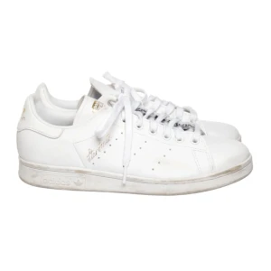 Stan smith skor  - Säljer då dom inte passade mig💞