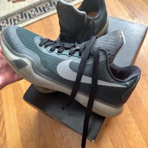Basketskor  - Kobe 10 Storlek 40