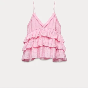 Zara topp - Superfin festtopp från zara knappt använd💗 säljer då det är den är fel storlek för mig, köpt för 330kr