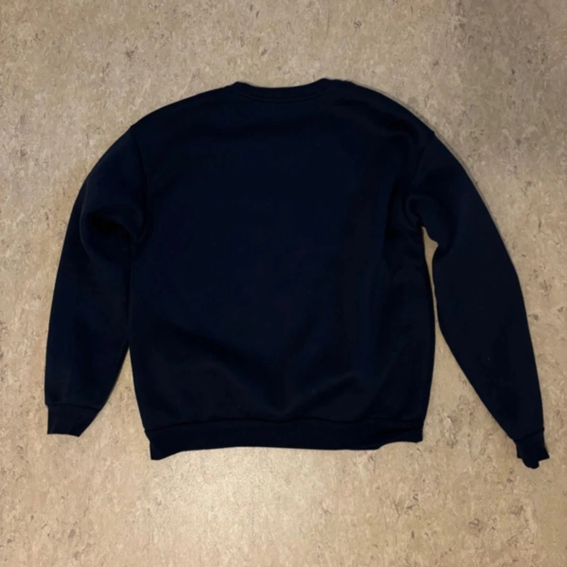Svart sweatshirt - 90