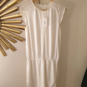 Klänning  - Klänning från Fillipa K i nyskick med lappen kvar. Nypris - 2000kr. 