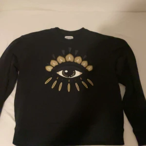Äkta kenzo tröja  - Äkta kenzo tröja säljs för väldigt bra pris. Bra kvalitet och bra skick strl L