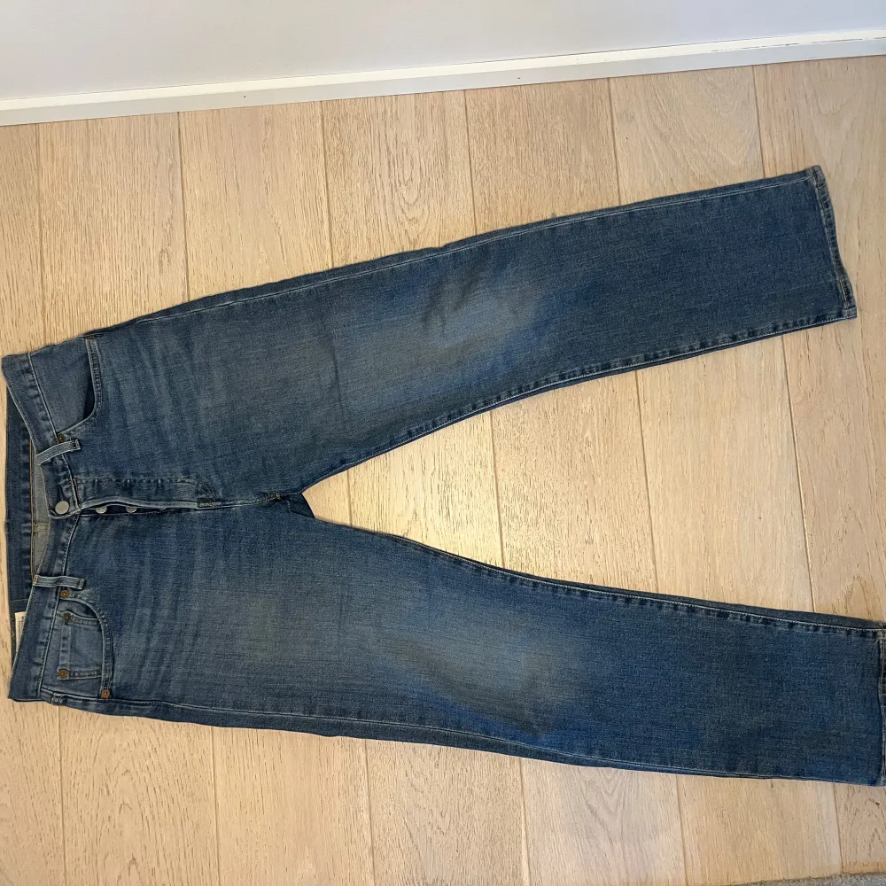 Used under 10 times and is like new.   W30/L30. Jeans & Byxor.