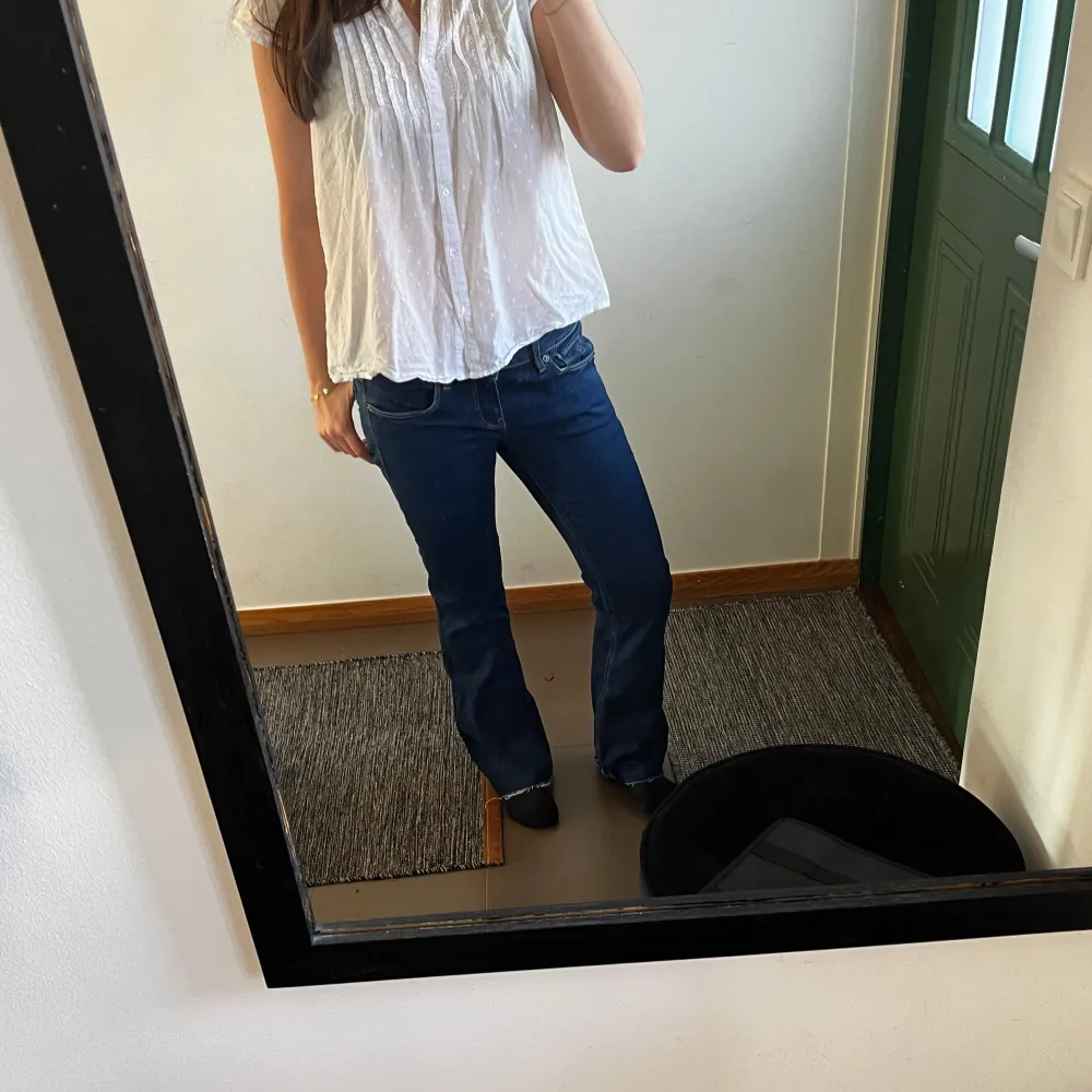 Säljer dessa lågmidjade bootcut jeansen ifrån RAW. W29 L30. Jeans & Byxor.