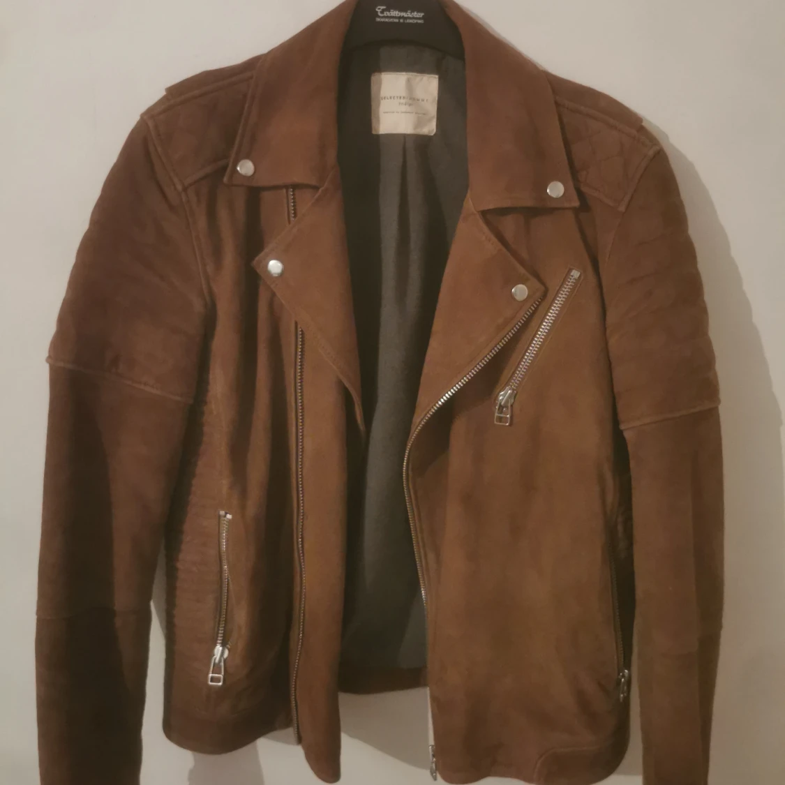 Jacka från selected homme i mocka 