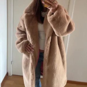 Svea pälsjacka - Säljer en Svea päls jacka💕Inga defekter. Original pris 1,900kr