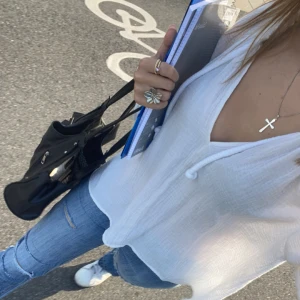 Fin tröja från hm🎀 - Nyskick! Lite stor i storleken. Använd gärna köp nu! ❤️