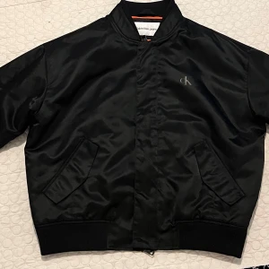 Calvin clein jacka storlek S - Bara använd några gånger och är ny