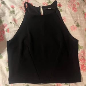 Svart topp - Topp från bik bok