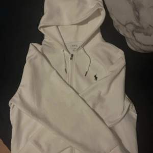 Polo zip up 