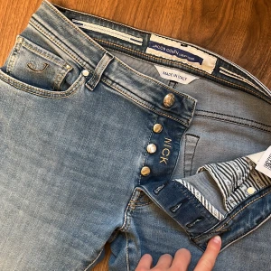 Jacob Cohen jeans  - Jacob Cohen jeans i bra skick. Tveka inte på att höra av er vid flera frågor 