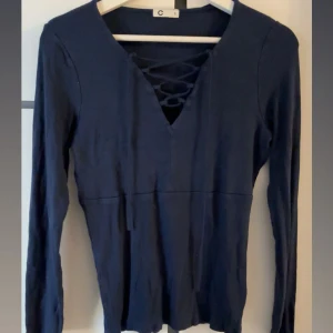 Tröja - en väldigt fin tröja ifrån cubus som inte längre kommer till användning, fint skick! 💙