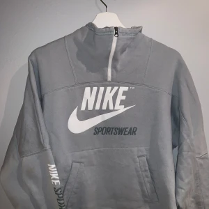 Nike sweatshirt - unik Nike sportswear sweatshirt / tröja i stl S,  lite mer vintage