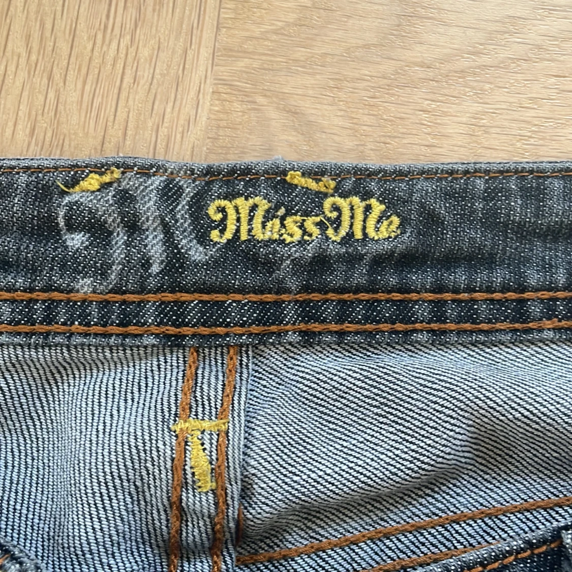 Gråa lågmidjade bootcut miss me jeans - 93