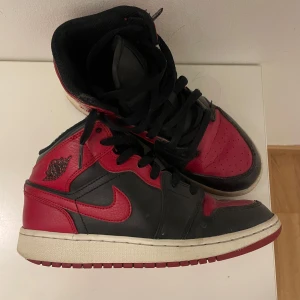 Jordan 1s - Pris kan diskuteras, inget fel på skorna de har bara använts.