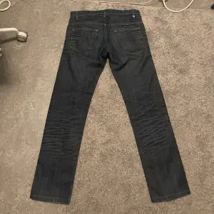 Dior homme Hedi Slimane jeans W28 dom är i väldigt bra skick och har en snygg grå wash Fler bilder och mått kan lösas skriv vid frågor och priset kan diskuteras kom med bud kan också ta emot trades ❗️❗️❗️