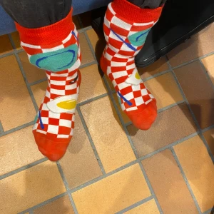 Moncler x Louboutins strumpor  - Tja feta bilder på min polares strumpor de är i 10/10 skicka med inga defekter 