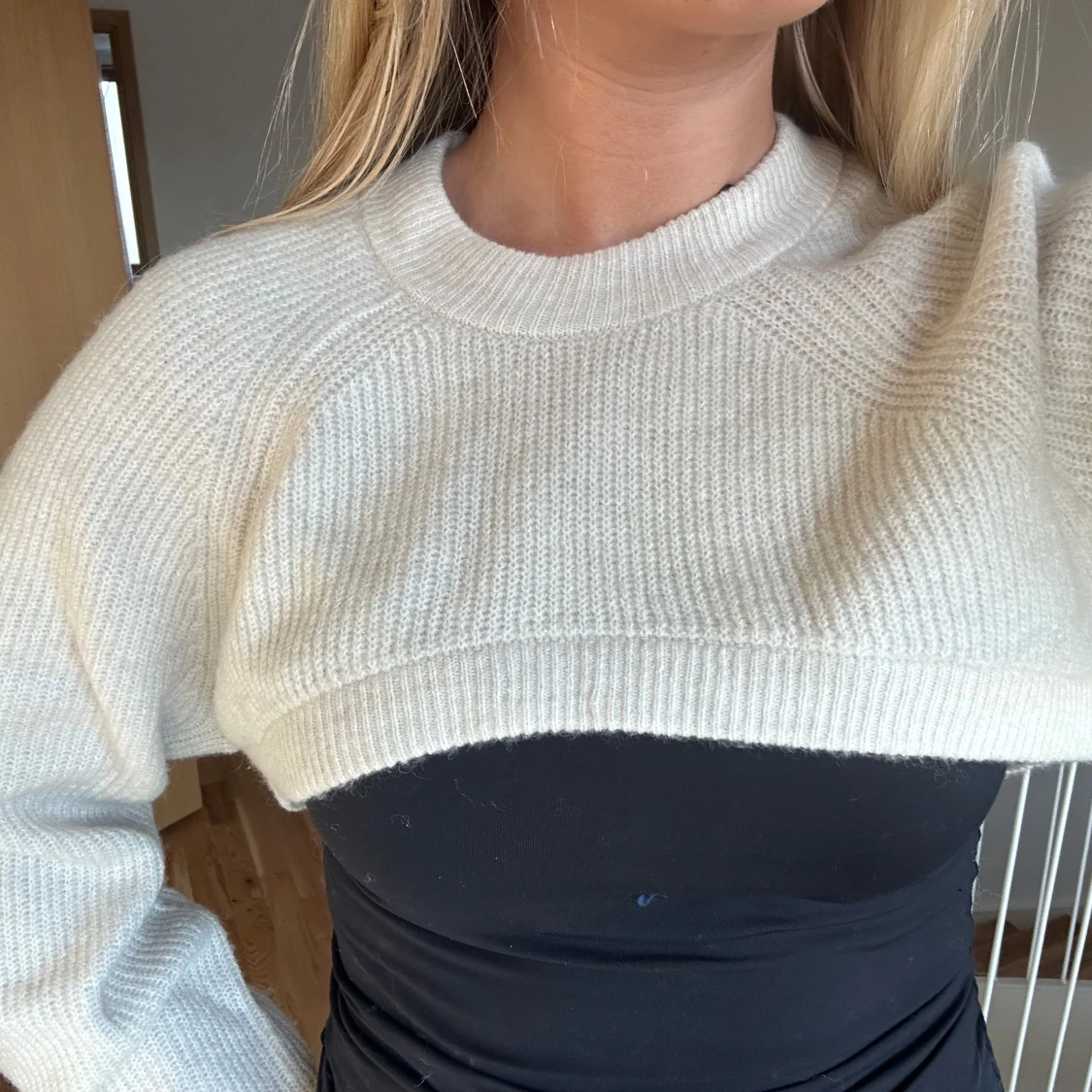 Vit kort stickad tröja  - 91