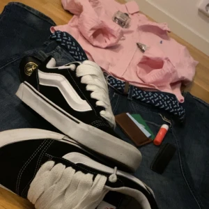 Vans Old skool - Skit feta vans, endast använd 2-3 ggr. Säljer pga att jag inte använder dom.