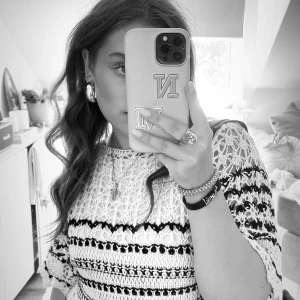 Vrickad klänning - Stickad och virkad miniklänning 🖤 super fin med en djupare rygg 🫶🏻 