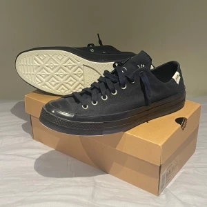 ACW x Converse Chuck 70 skor - Äkta och helt nytt skick på skorna. Använder inte dem så därför säljer jag.