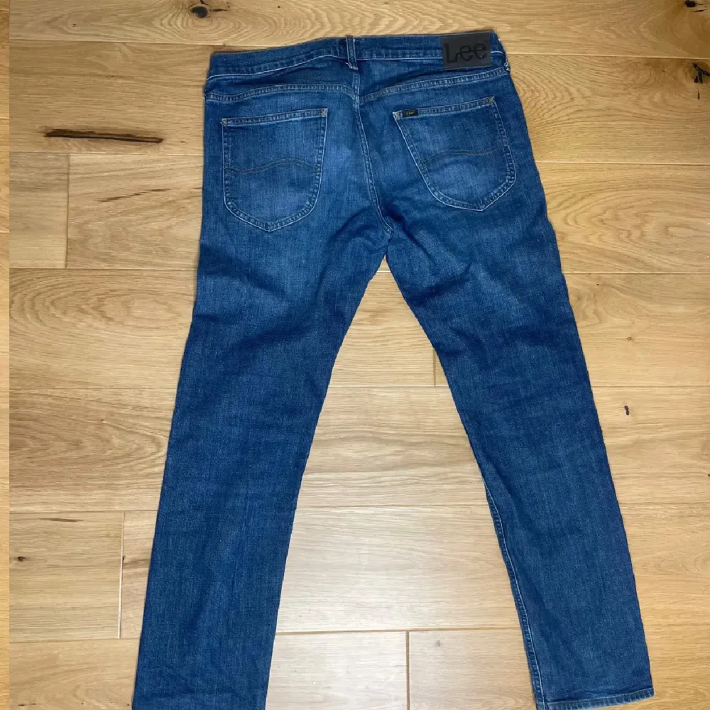 Fräscha Lee jeans inte använda många gånger och har vuxit ut dom. Jeans & Byxor.