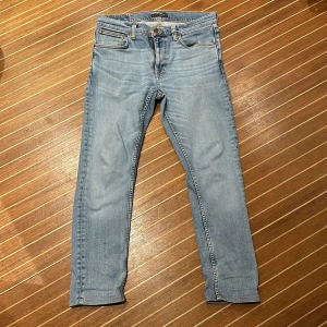 Nudie jeans - Säljer dessa jeans från nudie, storlek 31/30, modell lean Dean, säljer för 349. vid minsta fundering hör av dig!