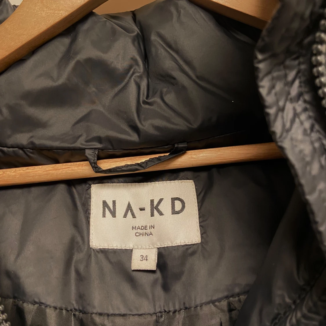 Svart dunjacka från NA-KD - 91