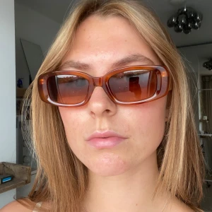 Chimi glasögon - Superfina glasögon från Chimi Eyewear i oanvänt skick! Nypris 1300kr. Modell Havanna! Fodral och låda medkommer🩷