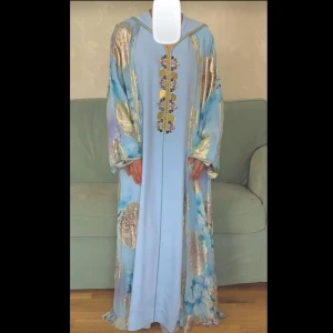 Klänning/ marockans klänning  - Jätte fin färg, och passar storlek 40-42