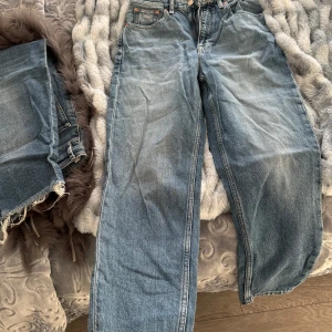 Tommy jeans  - Väldigt fina och bra skick jeans. Säljs för dem inte längre passar mig 