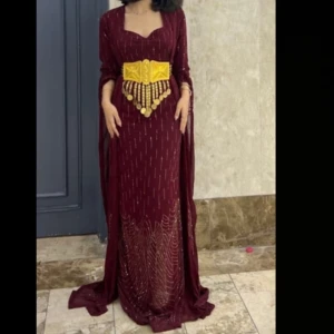 Jättefin kurdisk klänning - Använd bara 1 gång- kommer utan bälte 