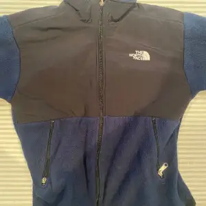 North Face Fleece Mörkblå XS  Väldigt bra skick  Storlek XS