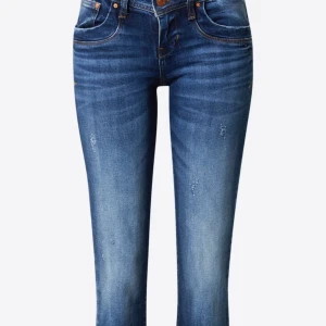 Ltb jeans  - Fina ltb jeans i modellen valerie. Fint och bra skick, men säljer pågrund att dom är för stora💕 Storlek W25 L34
