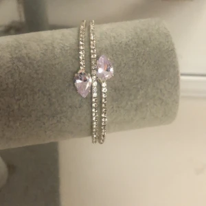 Armband  - Så Snyggt Armband  Ej ekta silver Från SHEIN   